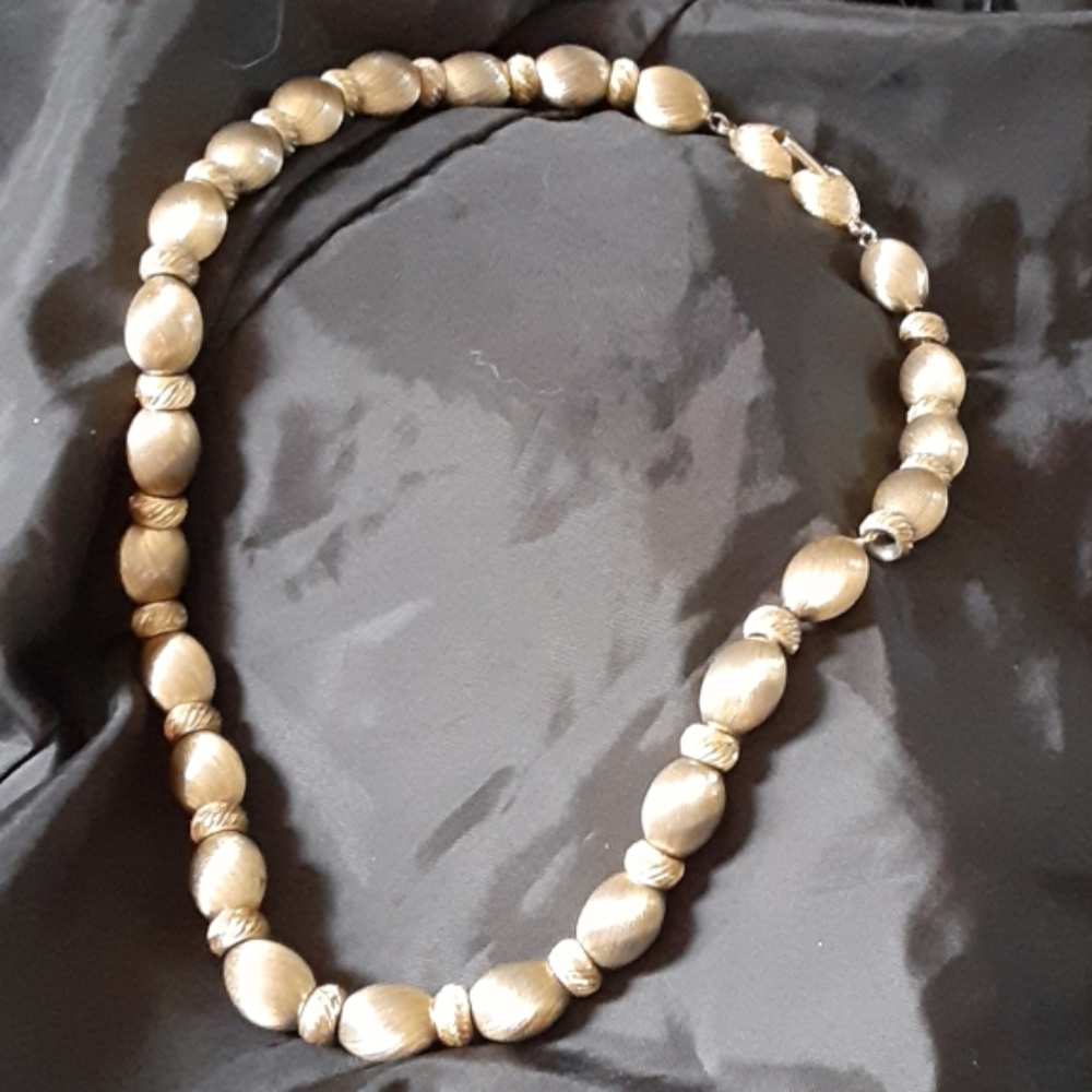 Vintage gold tone bead necklace 1960s